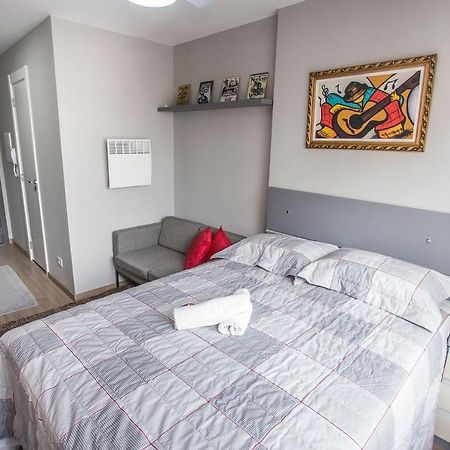 Studio Central - All1403 Curitiba Luaran gambar