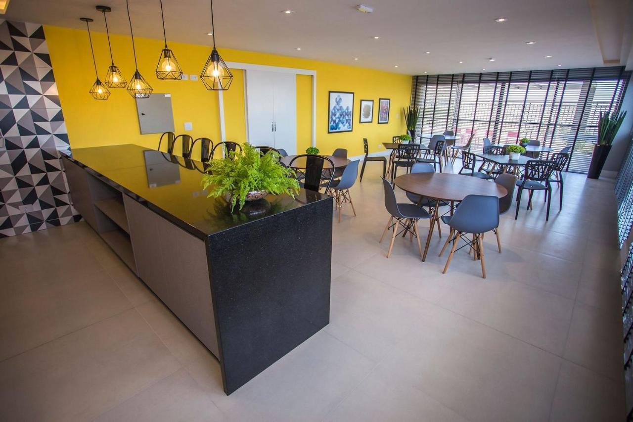 Studio Central - All1403 Curitiba Luaran gambar